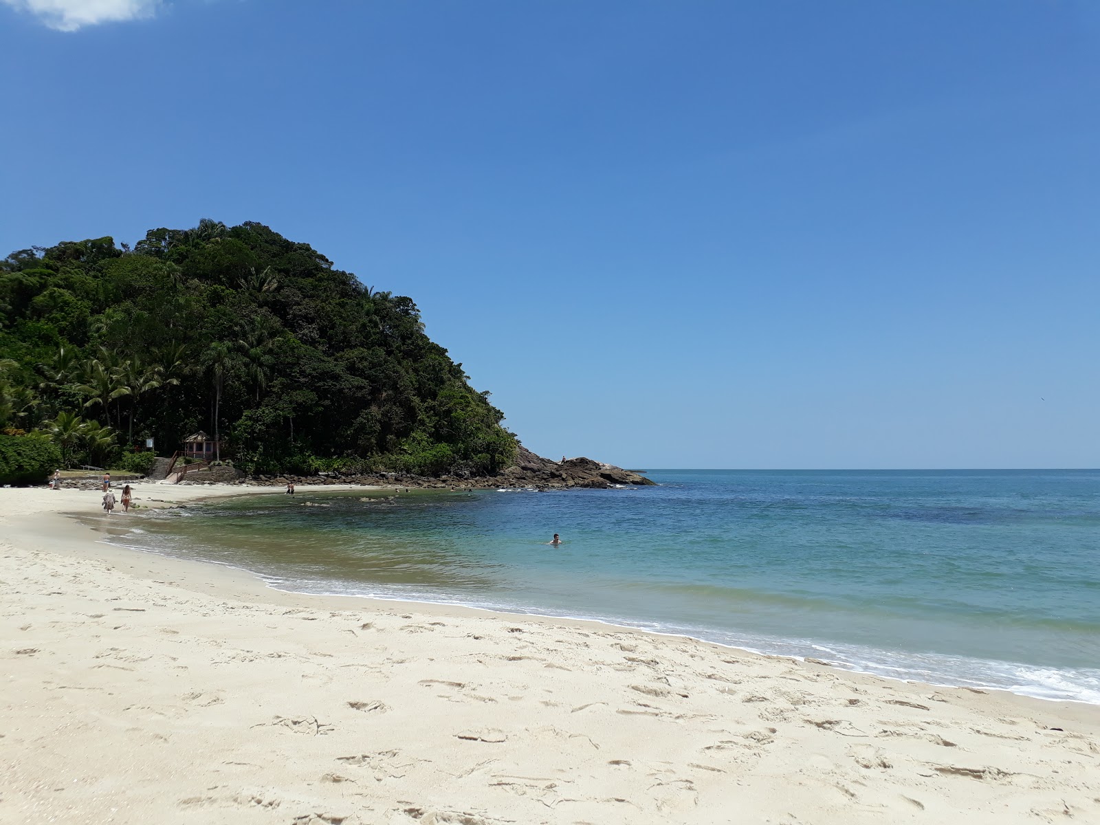 Foto di Spiaggia di Sao Pedro con costa lunga e dritta
