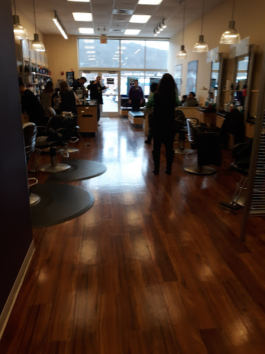 Hair Salon «Supercuts», reviews and photos, 920 Wolcott St, Waterbury, CT 06705, USA