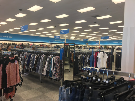 Clothing Store «Ross Dress for Less», reviews and photos, 7800 W 33rd Ave, Hialeah, FL 33018, USA