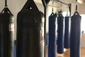 R3 Boxing image