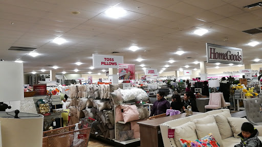 Department Store «T.J. Maxx & HomeGoods», reviews and photos, 105 Middlesex Ave, Somerville, MA 02145, USA