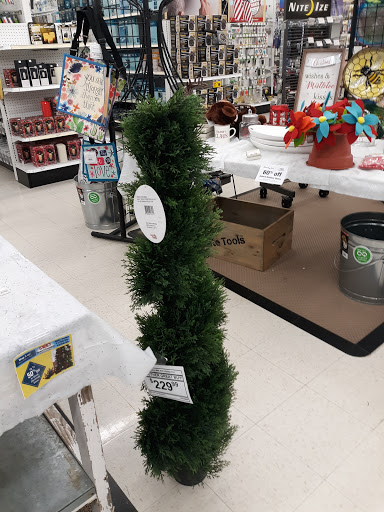 Hardware Store «Town & Country Hardware», reviews and photos, 910 Gateway Commons Cir, Wake Forest, NC 27587, USA