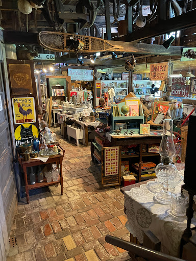 Gift Shop «Hitching Post Gifts & Old Str», reviews and photos, 15894 US-68, Benton, KY 42025, USA