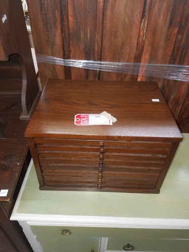 Donations Center «The Guild Shop», reviews and photos