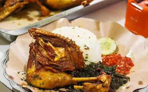 Makan Ayam Bebek Ganjay image