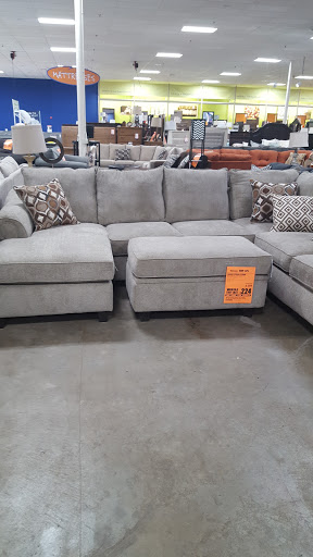 Furniture Store «Weekends Only Furniture & Mattress», reviews and photos, 411 Mid Rivers Mall Dr, St Peters, MO 63376, USA