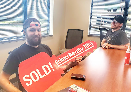 Real Estate Agents «Edina Realty - Pam Artmann», reviews and photos, 231 Main St NW #200, Elk River, MN 55330, USA