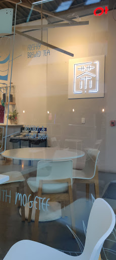 Shopping Mall «Oaktree Mall Shopping Center», reviews and photos, 2024 Center Ave n, Fort Lee, NJ 07024, USA