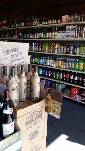 Liquor Store «Liquor Barrel 7th Street», reviews and photos, 665 7th St W, St Paul, MN 55102, USA