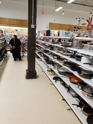 Thrift Store «Unique», reviews and photos, 2956 Gallows Rd, Falls Church, VA 22042, USA