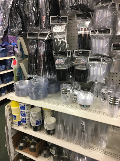 Dollar Store «Dollar Tree», reviews and photos, 900 San Fernando Rd, San Fernando, CA 91340, USA