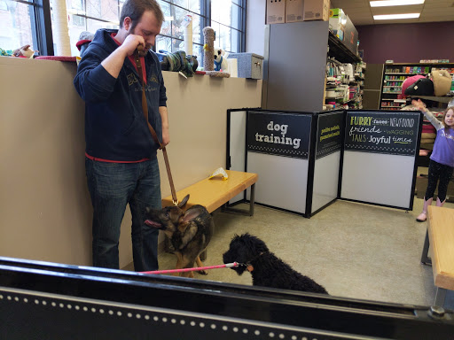 Pet Supply Store «Unleashed by Petco», reviews and photos, 520 S 23rd St, Philadelphia, PA 19146, USA