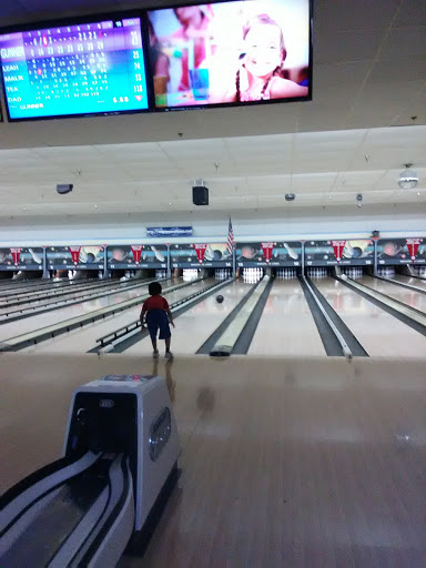 Bowling Alley «Maplewood Lanes», reviews and photos, 830 Woodland Dr E, Saline, MI 48176, USA