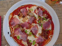 Pizza du Restaurant italien Trattoria La Tavola Di Mamma généreusement italien à Brive-la-Gaillarde - n°10