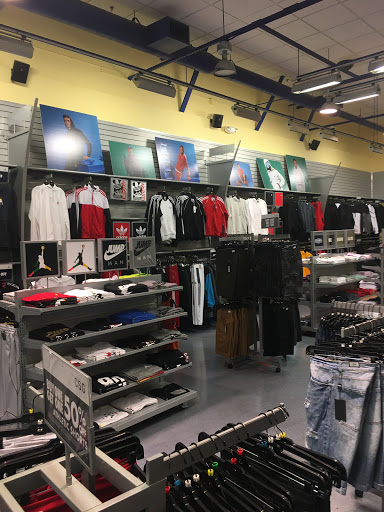 Shoe Store «Famous Footwear», reviews and photos, 2018 S Commons, Federal Way, WA 98003, USA