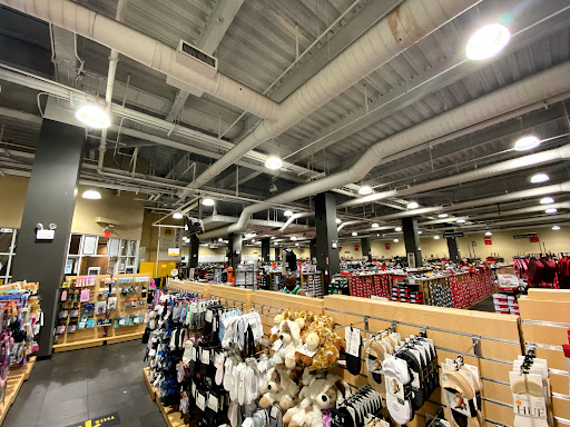 Shoe Store «DSW Designer Shoe Warehouse», reviews and photos, 139 Flatbush Ave, Brooklyn, NY 11217, USA