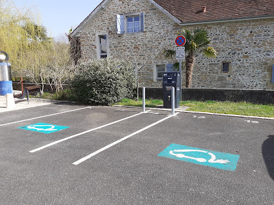 MObiVE Charging Station à Laas