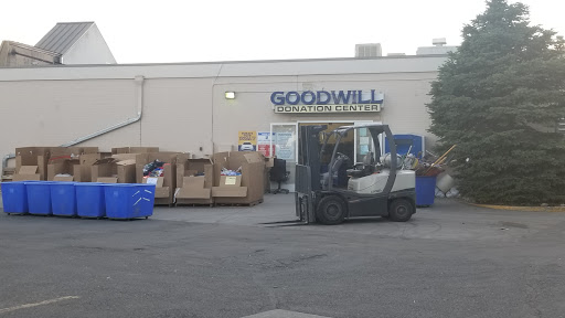 Thrift Store «Goodwill Arvada - Wadsworth», reviews and photos, 7547 W 80th Ave, Arvada, CO 80003, USA