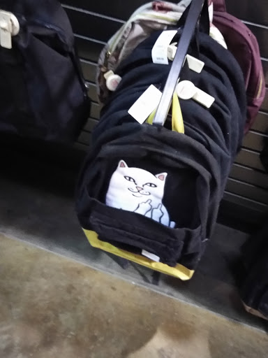 Clothing Store «Zumiez», reviews and photos, 1940 S Commons, Federal Way, WA 98003, USA