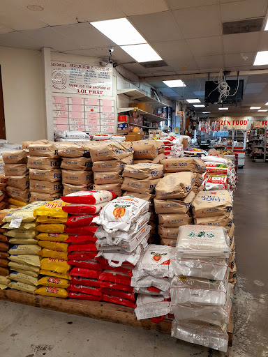 Asian Grocery Store «Tấn Phát Oriental Market», reviews and photos, 1702 W Camelback Rd #5, Phoenix, AZ 85015, USA