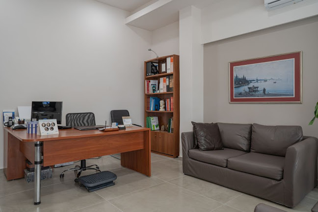 D.Leftakis - Eye Doctor Clinic - Διον.Λευτάκης Οφθαλμολογικό Ιατρείο - Γιατρός