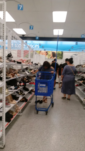 Clothing Store «Ross Dress for Less», reviews and photos, 2604 W Loop 340, Waco, TX 76711, USA