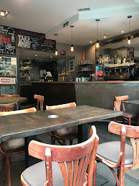 Atmosphère du Restaurant américain Brooklyn Café Saint-Ferdinand à Paris - n°4