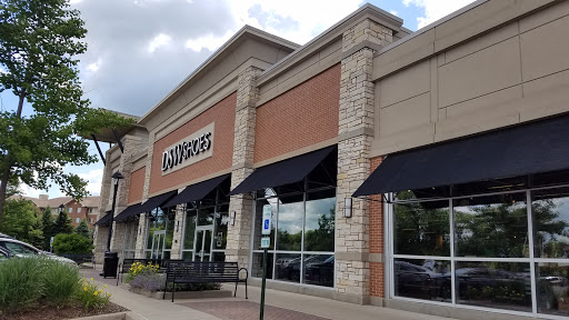 DSW Designer Shoe Warehouse, 970 N Milwaukee Ave, Lincolnshire, IL 60069, USA, 
