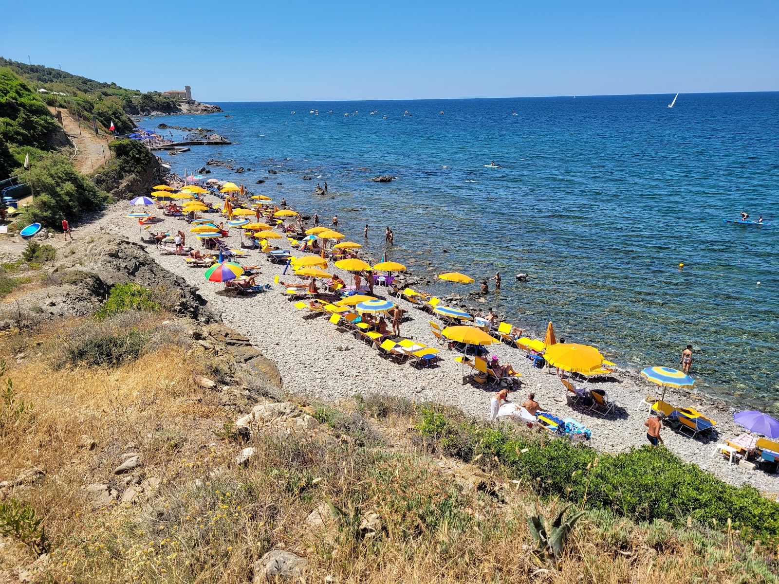 Foto von Spiaggia La Ginestra mit graue kiesel Oberfläche
