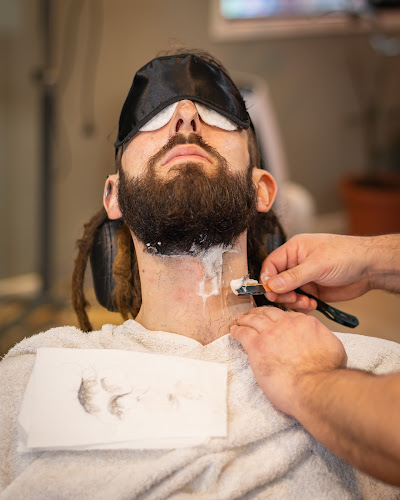 BRUNETTI MEN'S SALÓN - Barbería