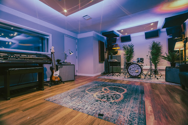 Reviews of South Lanes Studios - Music Recording and Rehearsals, Brighton - Artist Development Studio in Brighton - Music store