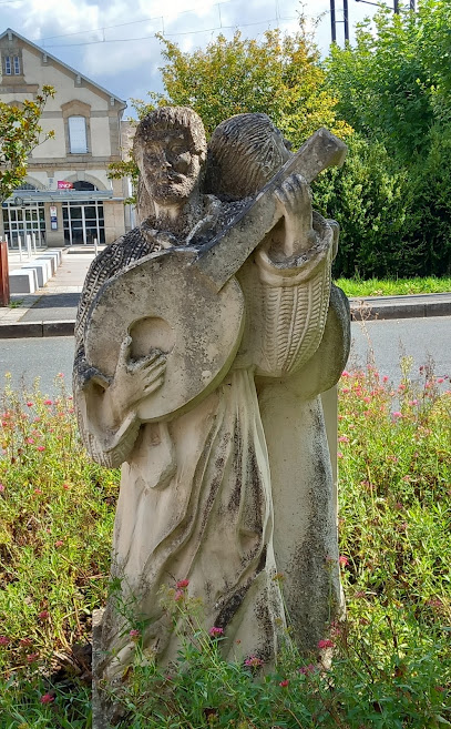Statue