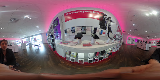 Cell Phone Store «T-Mobile», reviews and photos, 2427 S Hwy 27, Clermont, FL 34711, USA