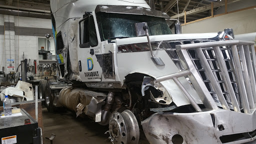 Réparation de camion Big Rig à Edmonton (AB) | AutoDir