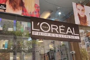 L'OREAL The Volume Unisex Salon image