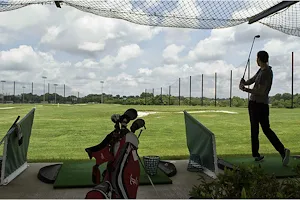 Tee's Golf Center image