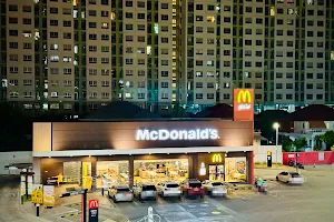 McDonald’s Ramindra Km1. Shell station. image