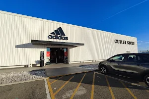 adidas Outlet Store Caspe image