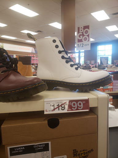 Shoe Store «Famous Footwear», reviews and photos, 177 E 12300 S, Draper, UT 84020, USA