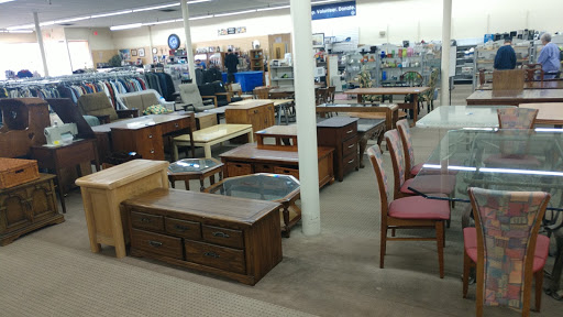 Thrift Store «Society of St. Vincent de Paul - Thunderbird Thrift Store», reviews and photos, 3547 W Thunderbird Rd, Phoenix, AZ 85053, USA