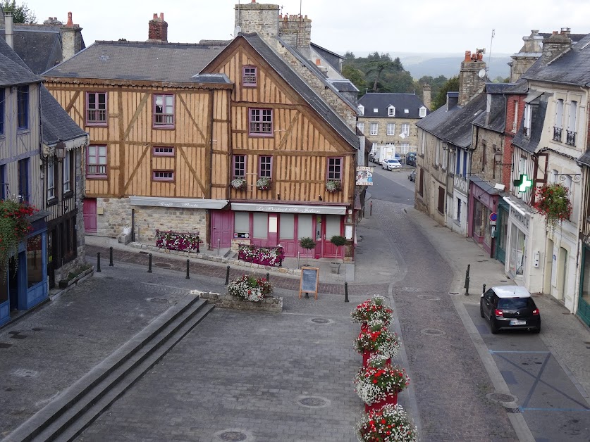 Gite St Julien à Domfront en Poiraie (Orne 61)