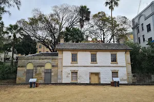 Cadmans Cottage image