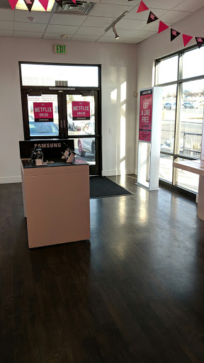 Cell Phone Store «T-Mobile», reviews and photos, 1148 West 800 North F, Orem, UT 84057, USA