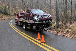 Roberts Towing & Recovery image