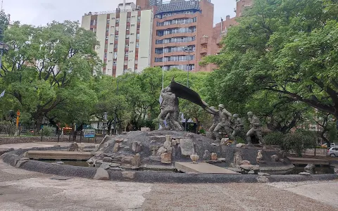 Plaza de la Intendencia, Héroes de Malvinas image