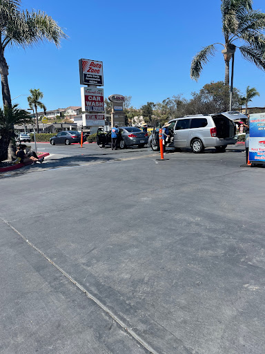 Crystal Clean Car Wash en National City