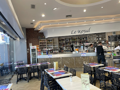 Café Royal - 1 Pl. Mgr Laurence, 65100 Lourdes, France
