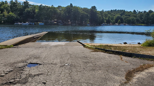 Manchaug pond boat ramp