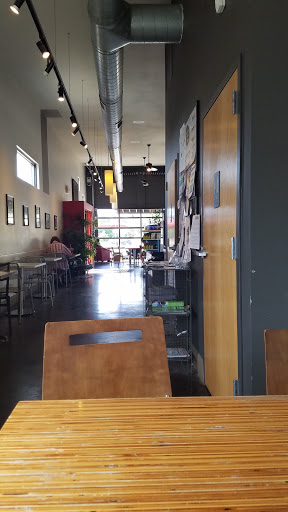 Coffee Shop «Heine Brothers’ Coffee - Shelbyville Road In St. Matthews», reviews and photos, 4305 Shelbyville Rd, Louisville, KY 40207, USA