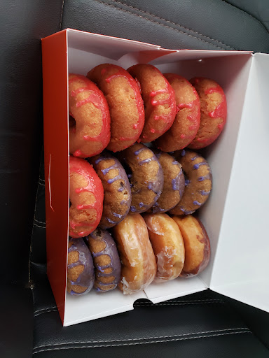 Donut Shop «Daylight Donuts», reviews and photos, 3560 E Court St, Iowa City, IA 52245, USA